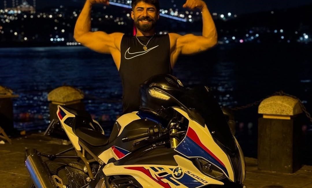Kocaeli’de motosikletle tırın çarpıştığı kazada sosyal medya fenomeni Deniz Servan