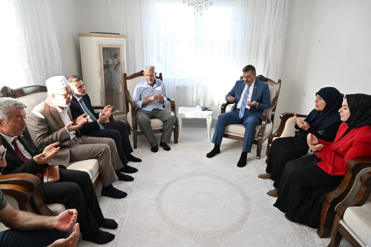 Erzurum Valisi Mustafa Çiftçi, 1996 yılında Şırnak’ta şehit olan Piyade