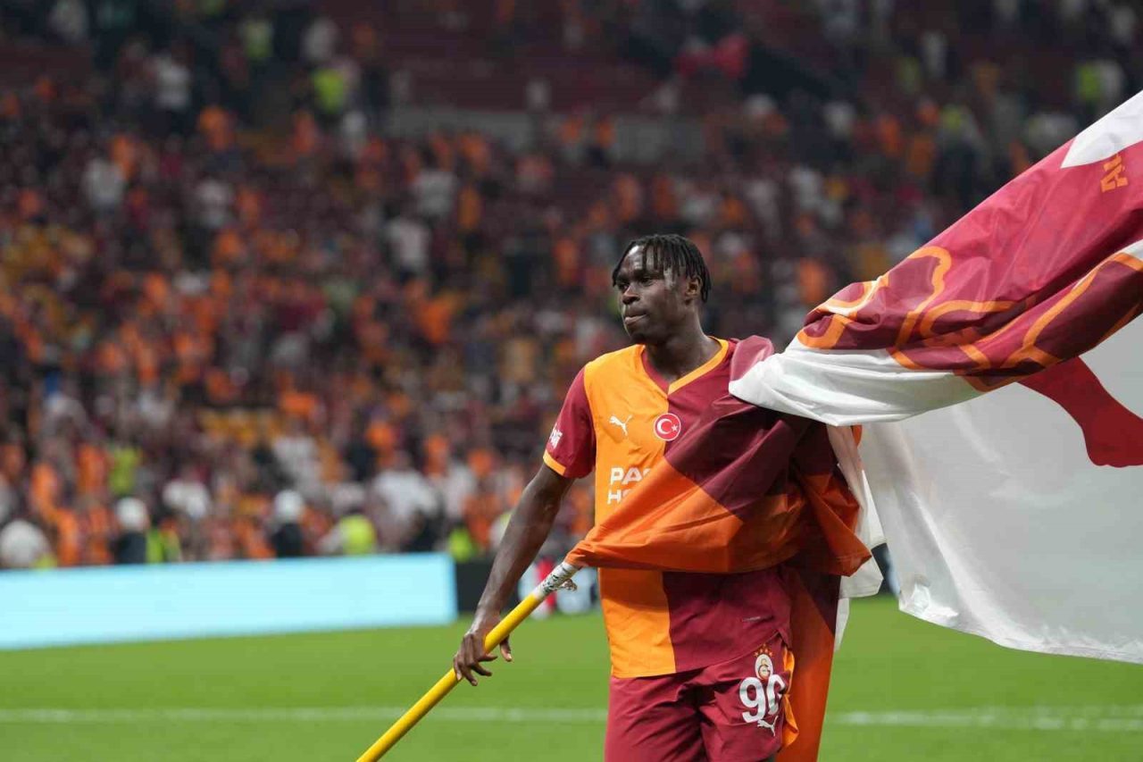 Galatasaray’ın yeni transferi Wilfried Singo, ilk kez Çaykur Rizespor maçında