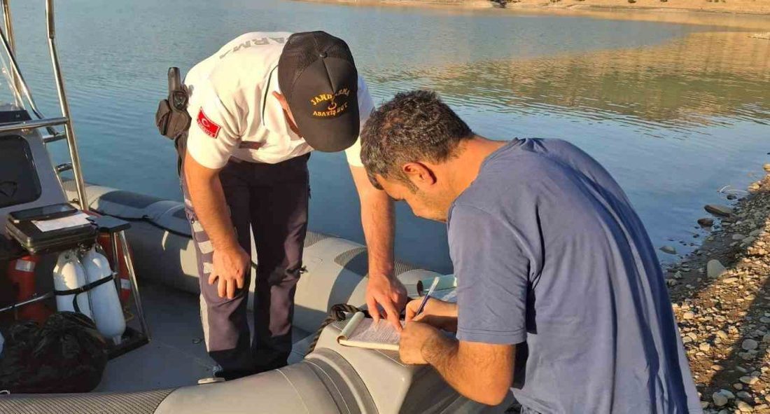 Tunceli’de kullanılması yasak olan uzatma ağ ile avcılık yapan amatör