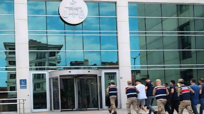 Ordu’nun Kabadüz ilçesinde yaşlı adamın evini kundaklayan 3 şüpheli tutuklandı.