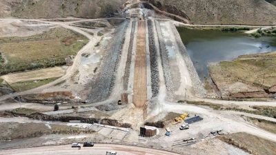 Bayburt’ta yapımı devam eden Yelpınar Göleti’nde çalışmalar aralıksız sürüyor. Devam