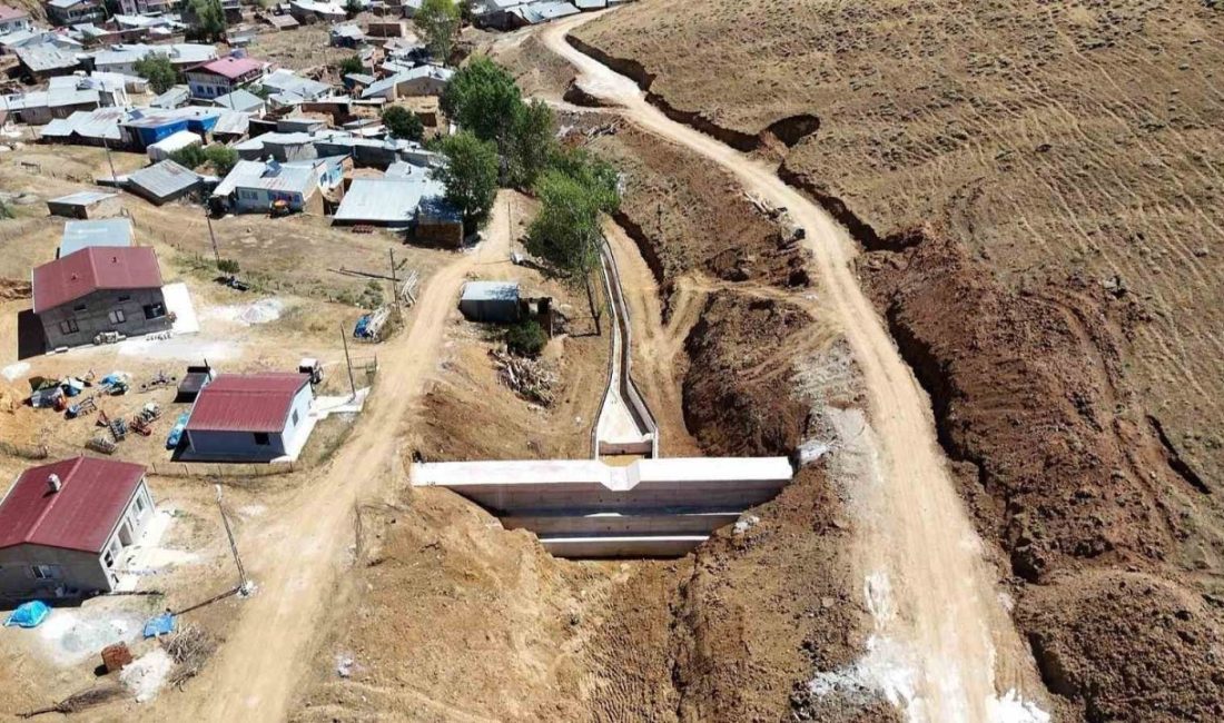 Bayburt’un Demirözü ilçesine bağlı Yukarı Dikmetaş köyünde taşkın risklerini azaltmak