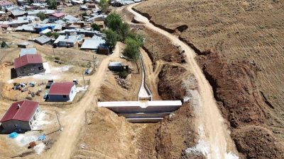 Bayburt’un Demirözü ilçesine bağlı Yukarı Dikmetaş köyünde taşkın risklerini azaltmak