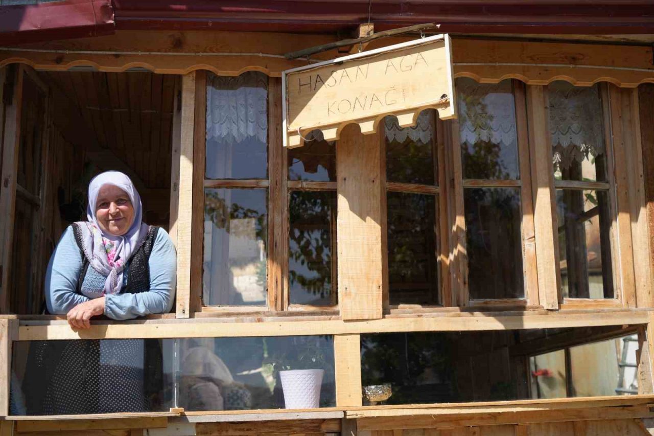 Bayburt’ta yaşayan Fadime Palabıyık, 44 yıldır kirada oturduğu evini kendi