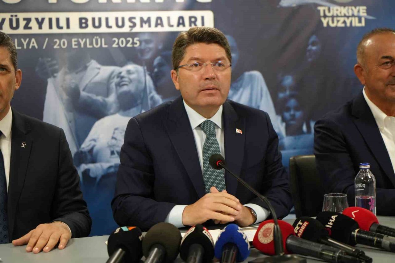 “Türkiye Yüzyılı Buluşmaları” kapsamında Antalya’da konuşan Adalet Bakanı Yılmaz Tunç,