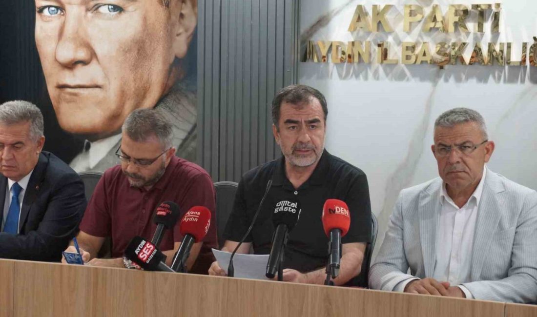 AK Parti Aydın İl Başkanı Mehmet Erdem, parti binasında yaptığı