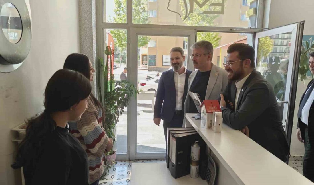 AK Parti Kayseri Milletvekili Şaban Çopuroğlu, Talas ilçesindeki esnaf buluşmasında,