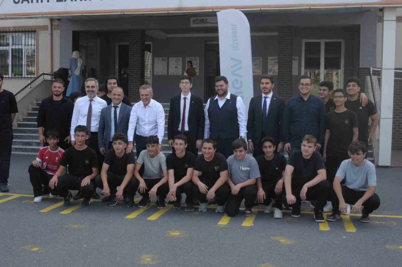 “Türkiye Yüzyılı Buluşmaları” çerçevesinde Ataşehir’de programlara katılan AK Partili Erkan