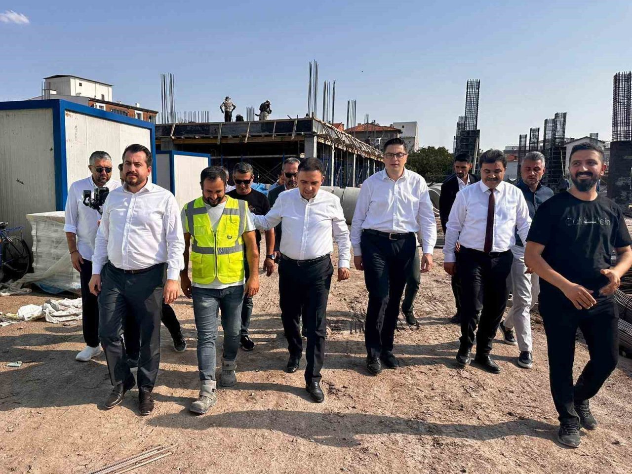 AK Parti Manisa Milletvekili Murat Baybatur, Akhisar’da hayata geçirilen büyük