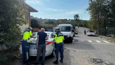 Zonguldak’ın Alaplı ilçesinde jandarma trafik ekipleri, yeni eğitim öğretim yılının