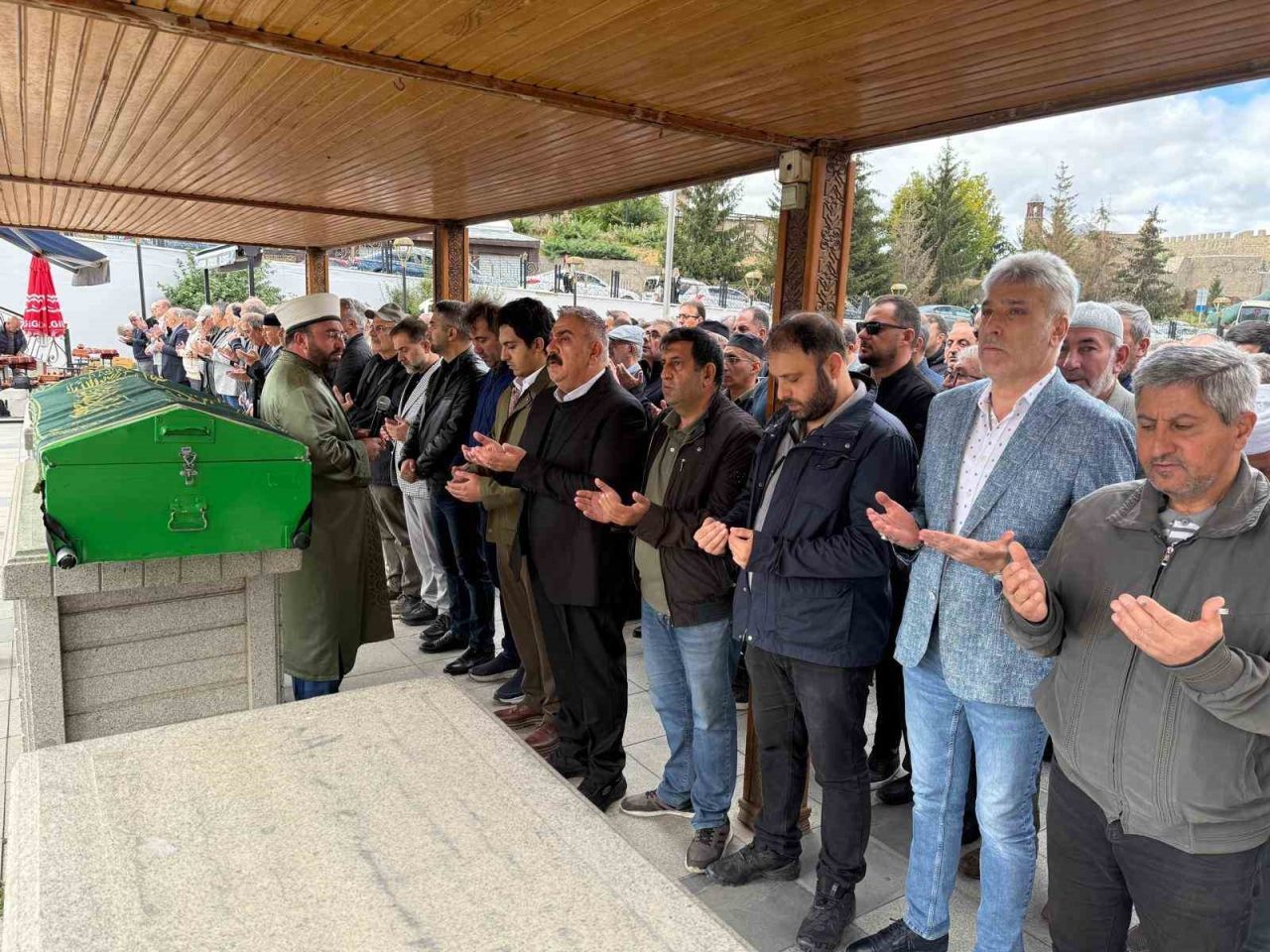 Palandöken Belediye Başkan Yardımcısı Vakur Alemdar’ın abisi, TRT İl Müdürü