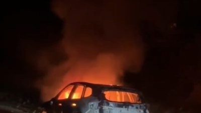 Tunceli’de seyir halindeyken bir anda alev alan otomobil, yanarak kullanılamaz