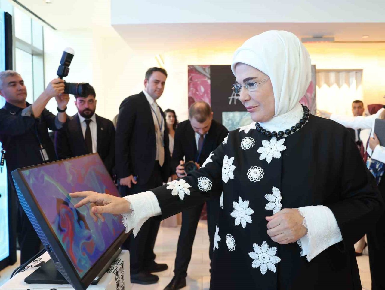 Cumhurbaşkanı Recep Tayyip Erdoğan’ın eşi Emine Erdoğan’ın himayelerinde, Sanayi ve