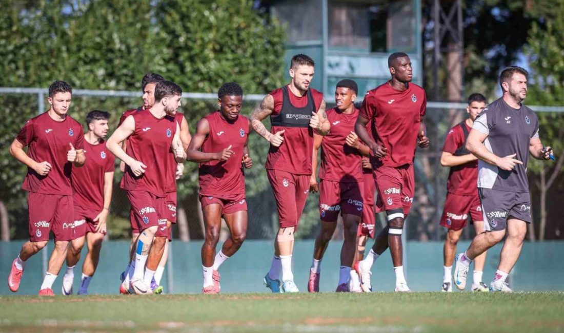 Trabzonspor yeni transferi Andre Onana, bordo-mavili takımla ilk antrenmanına çıktı.