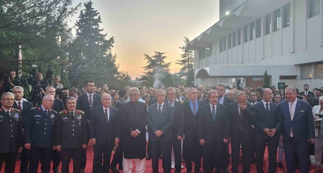 Ankara’da Pakistan Büyükelçiliği tarafından “Savunma ve Şehitler Günü” programı düzenlendi.