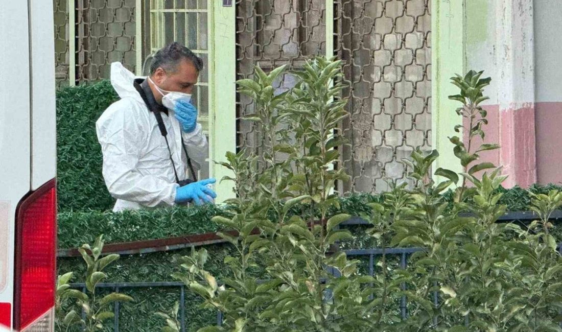 Kocaeli’nin Gebze ilçesinde, bir daireden yayılan kötü koku üzerine eve