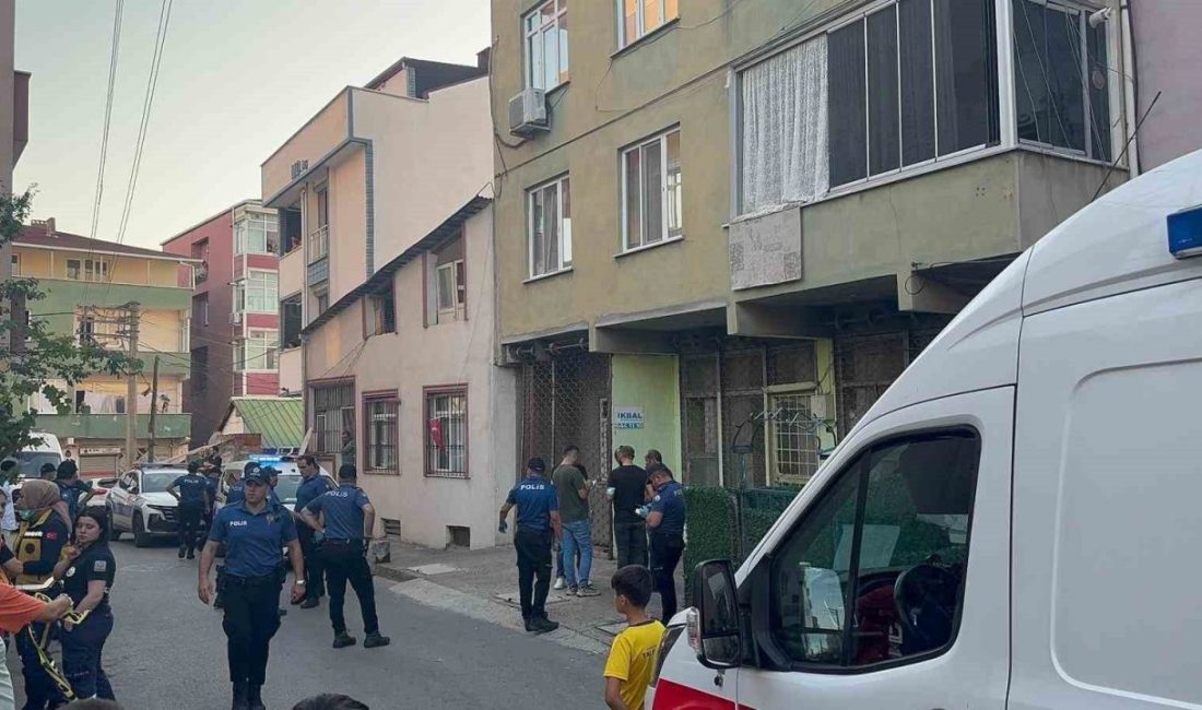 Kocaeli’nin Gebze ilçesinde annesi ve üvey kardeşini bıçaklayarak öldüren 17