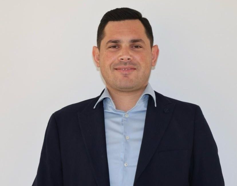 Antalya’nın CHP’li merkez Aksu Belediyesi’nde Başkan Yardımcıları Hüseyin Çelik, Mevlüt