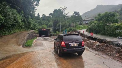 Arhavi’de etkili olan sağanak sonrası oluşan heyelan riski nedeniyle tünel