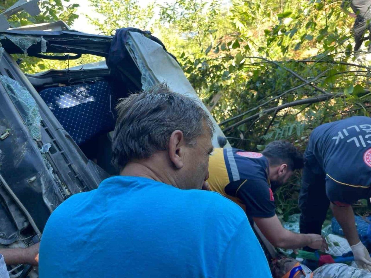 Artvin’in Murgul ilçesine bağlı Akantaş köyünde yol yapım çalışmasına giden