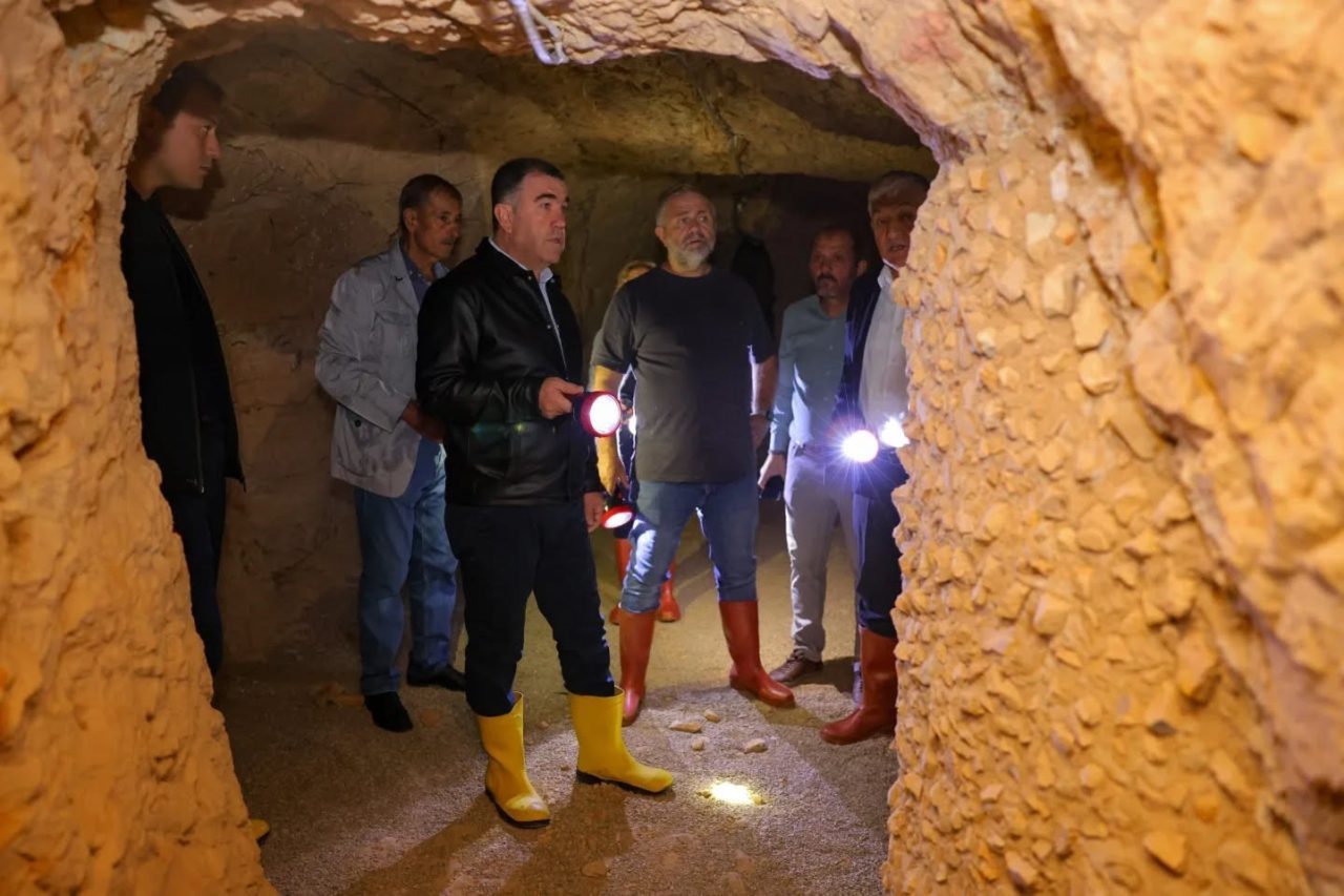 Bayburt’un Aydıntepe ilçesinde bulunan yeraltı şehrinde restorasyon çalışmaları başlatıldı. Çalışmaların