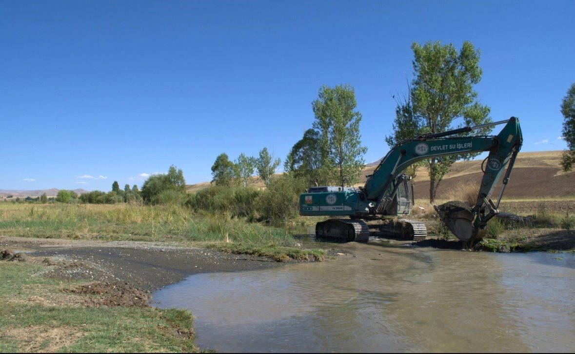 Erzincan’ın Tercan ilçesinde Bağpınar ve Kurukol köyleri arasındaki derede rüsubat
