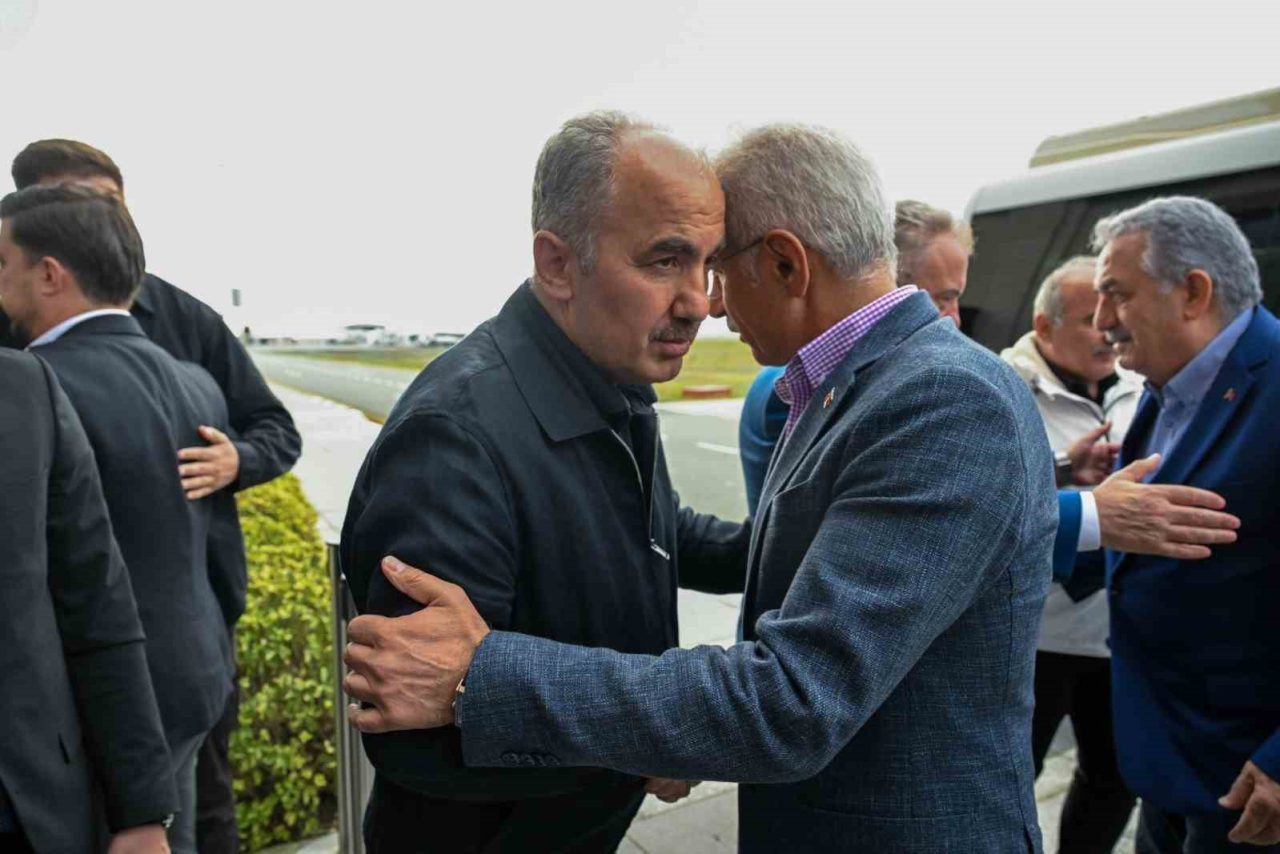 Ulaştırma ve Altyapı Bakanı Abdulkadir Uraloğlu, Rize’de meydana gelen sele