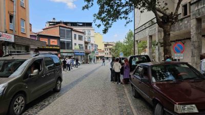 Balıkesir’de 4.9 büyüklüğünde deprem meydana geldi. Deprem, İzmir, Manisa, Bursa