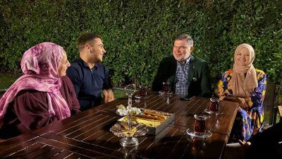 AK Parti İzmir İl Başkanı Bilal Saygılı, devlet yurdunda kalan