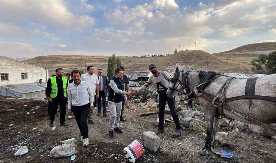 Yakutiye Belediye Başkanı Mahmut Uçar, Kırmızıtaş Köyü’nde meydana gelen yangın