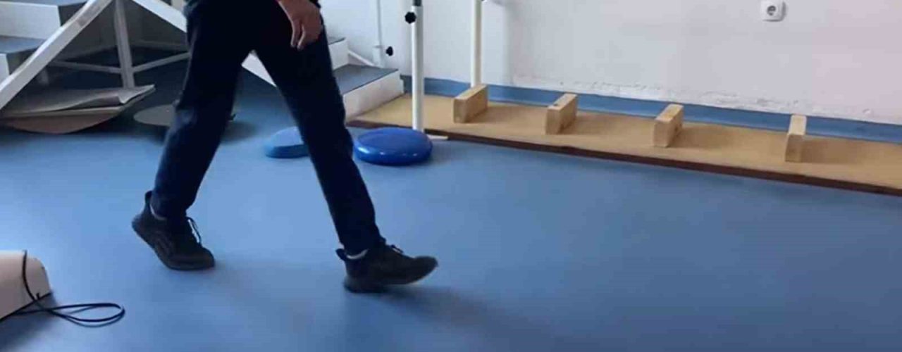 Bayburt’ta 5 yaşından bu yana parmak ucunda yürüyen 12 yaşındaki