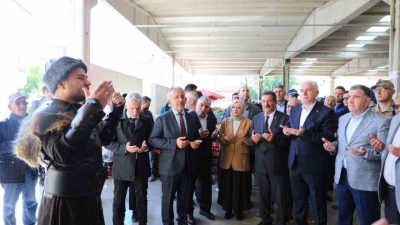 Bayburt’ta Ahilik Haftası kutlamaları çerçevesinde Tuzcuzade Mahallesi’nde bulunan halk pazarı,