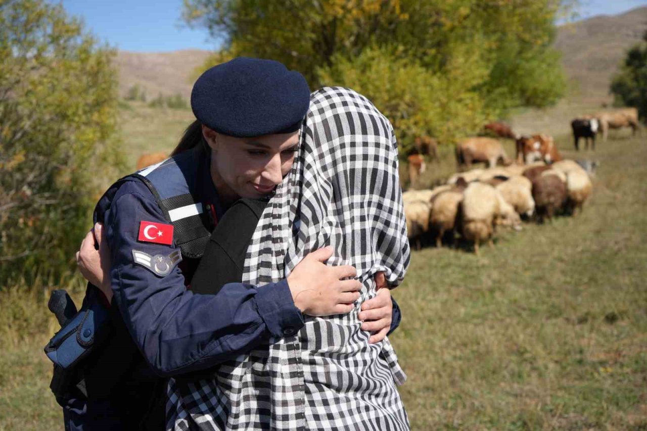 Bayburt’un Yaylapınar köyünde kaybolan 13 koyun, Bayburt İl Jandarma Komutanlığı