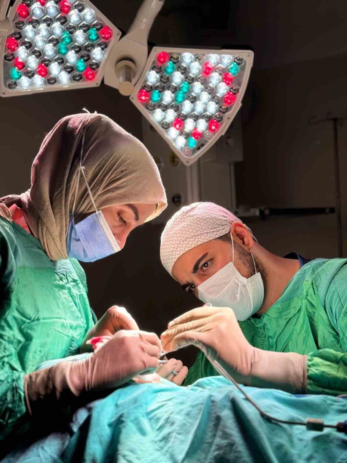 Bayburt Devlet Hastanesinde kepçe kulak ameliyatları gerçekleştiriliyor. Hastanede, kepçe kulak