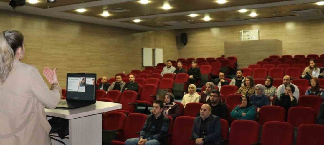 Bayburt’ta bağımlılıkla mücadele kapsamında, Bayburt İl Sağlık Müdürlüğü personellerine madde