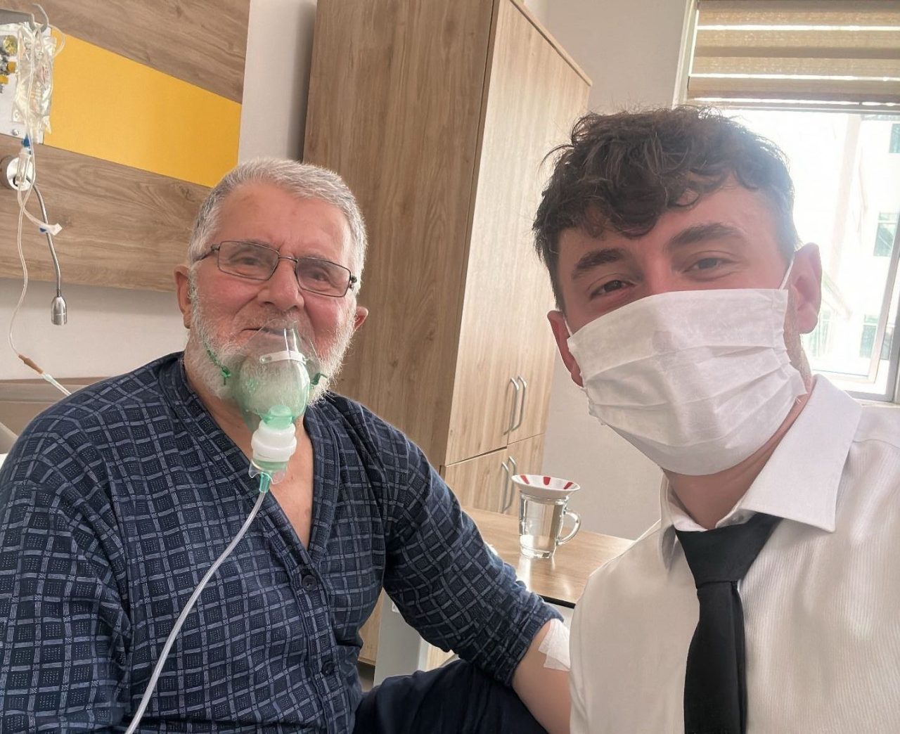 Sol akciğerinde büyük hava kesesi oluşumu nedeniyle nefes darlığı yaşayan