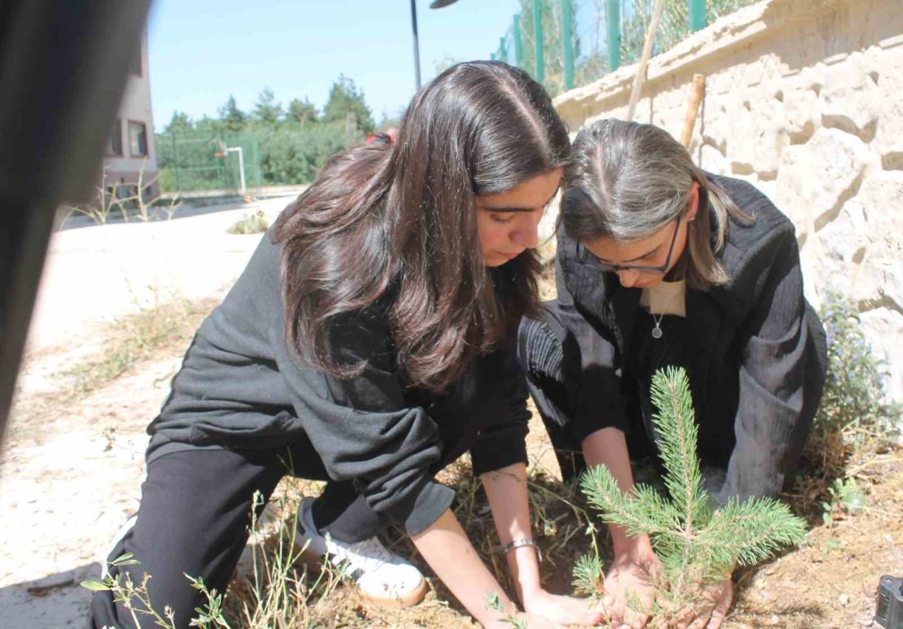 Türkiye Yüzyılı Maarif Modeli kapsamında başlatılan ’Her Çocuk Bir Fidan,