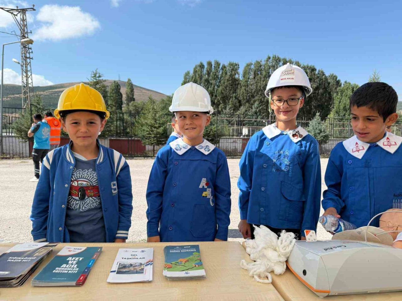 İlkokul çağındaki çocuklara sağlıklı yaşam bilinci kazandırmak amacıyla ’Sağlıklı Çocuk,