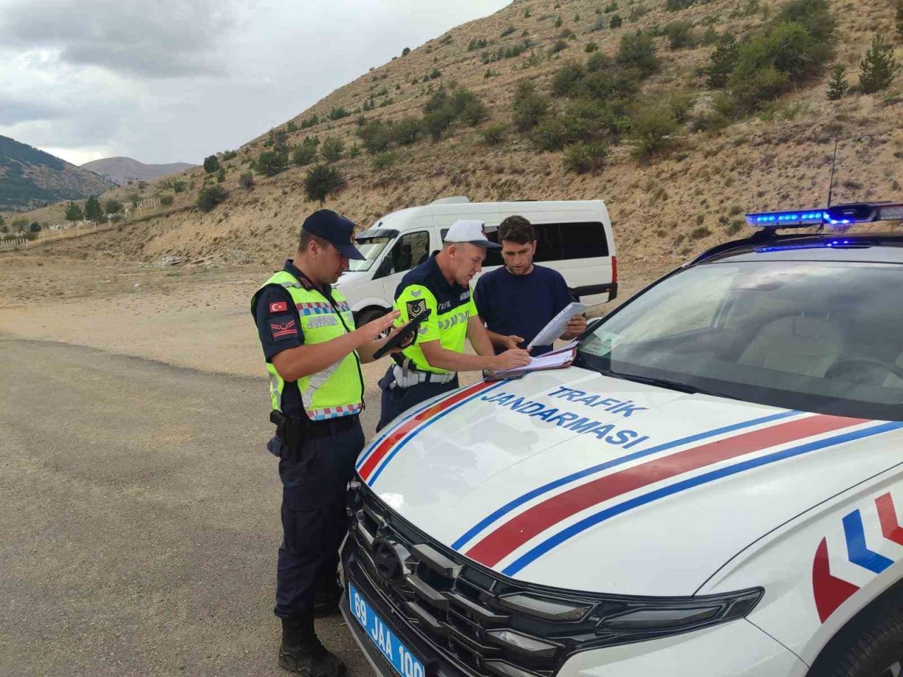 Bayburt İl Jandarma Komutanlığı ekipleri, 2025-2026 eğitim-öğretim yılı için alınan