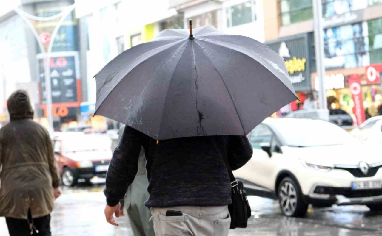 Bayburt’ta bugün sağanak yağış bekleniliyor. Meteoroloji 12. Bölge Müdürlüğü ekiplerince