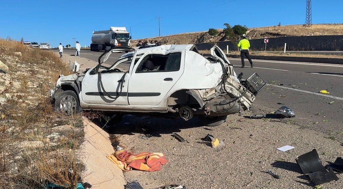Bayburt-Gümüşhane karayolunda meydana gelen trafik kazasında 1 kişi yaşamını yitirdi.