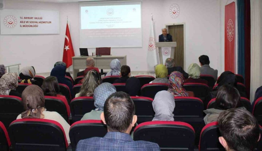 Bayburt’ta, çocuk alanında görev yapan meslek elemanlarına yönelik ’Yerinde Eğitim