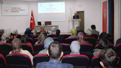 Bayburt’ta, çocuk alanında görev yapan meslek elemanlarına yönelik ’Yerinde Eğitim