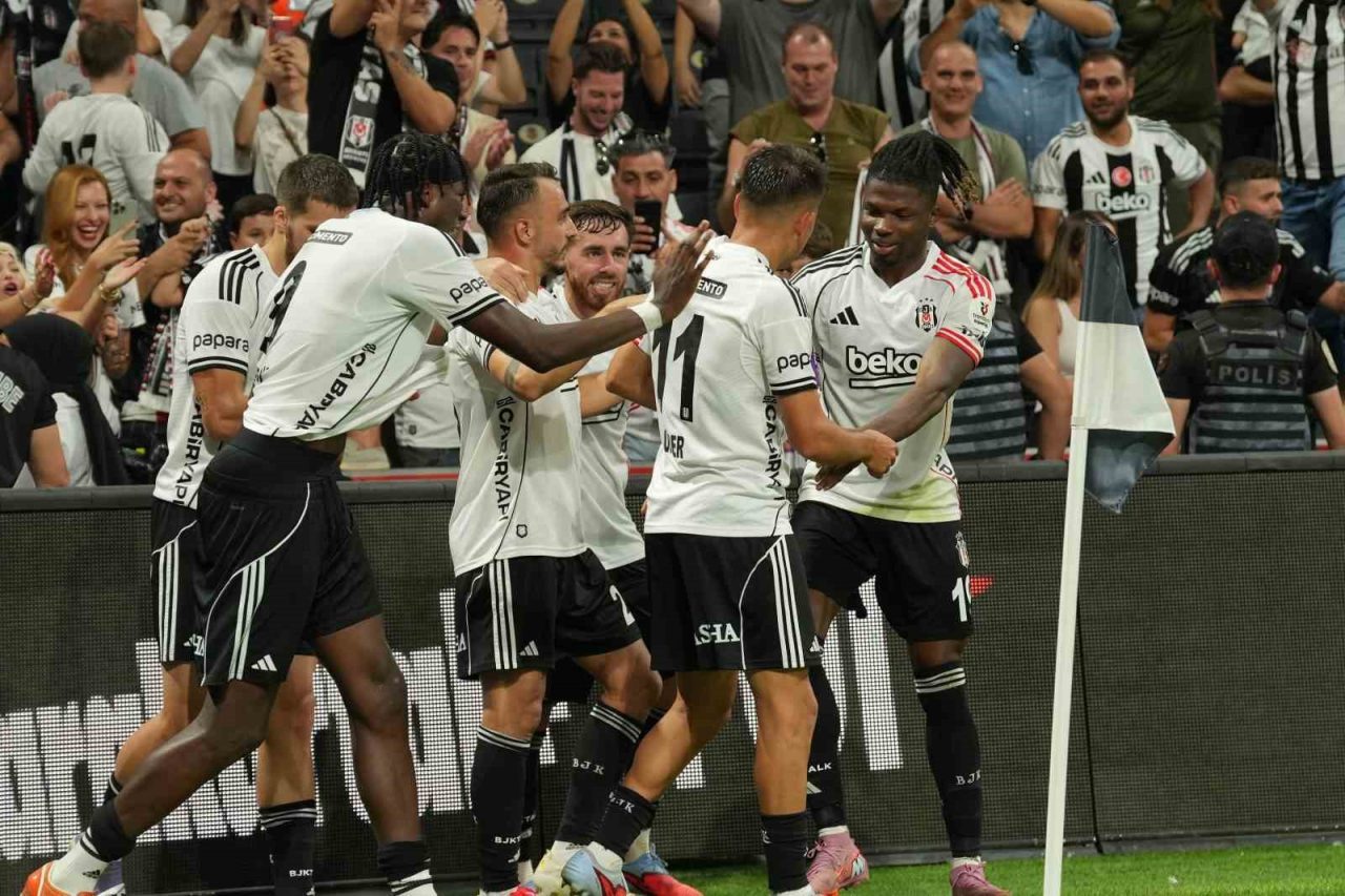 Beşiktaş, sahasında karşılaştığı Rams Başakşehir’i yenerek Dolmabahçe’de bu sezon çıktığı