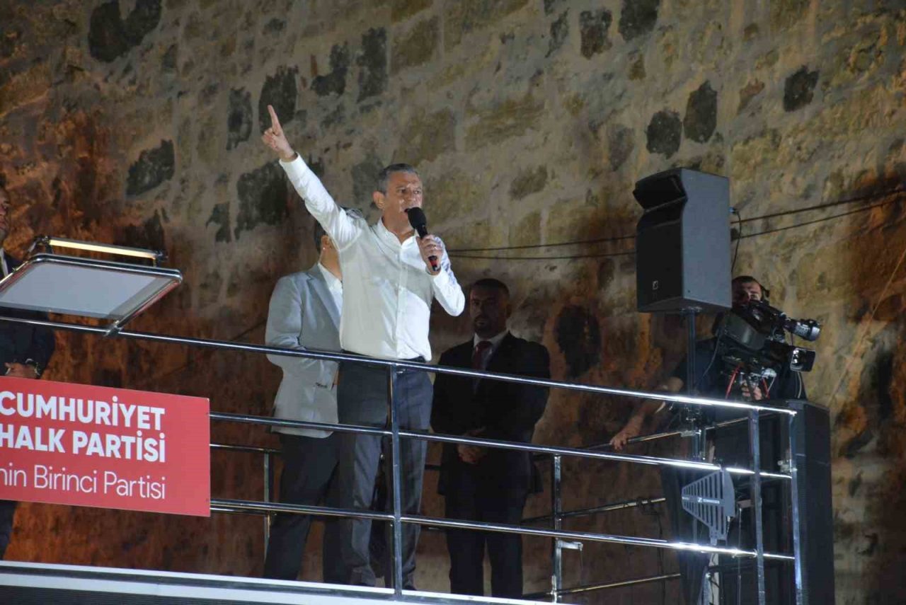 Cumhuriyet Halk Partisi’nin (CHP) “Millet İradesine Sahip Çıkıyor” sloganıyla düzenlediği