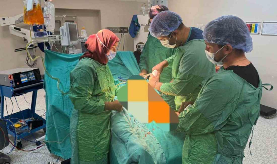 Bayburt Devlet Hastanesinde yapılan çift taraflı total diz protezi operasyonuyla