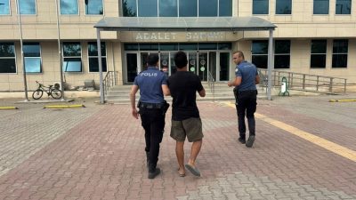 Sakarya’nın Karasu ilçesinde boğulma tehlikesi geçiren ve cankurtaranlar tarafından kurtarılan