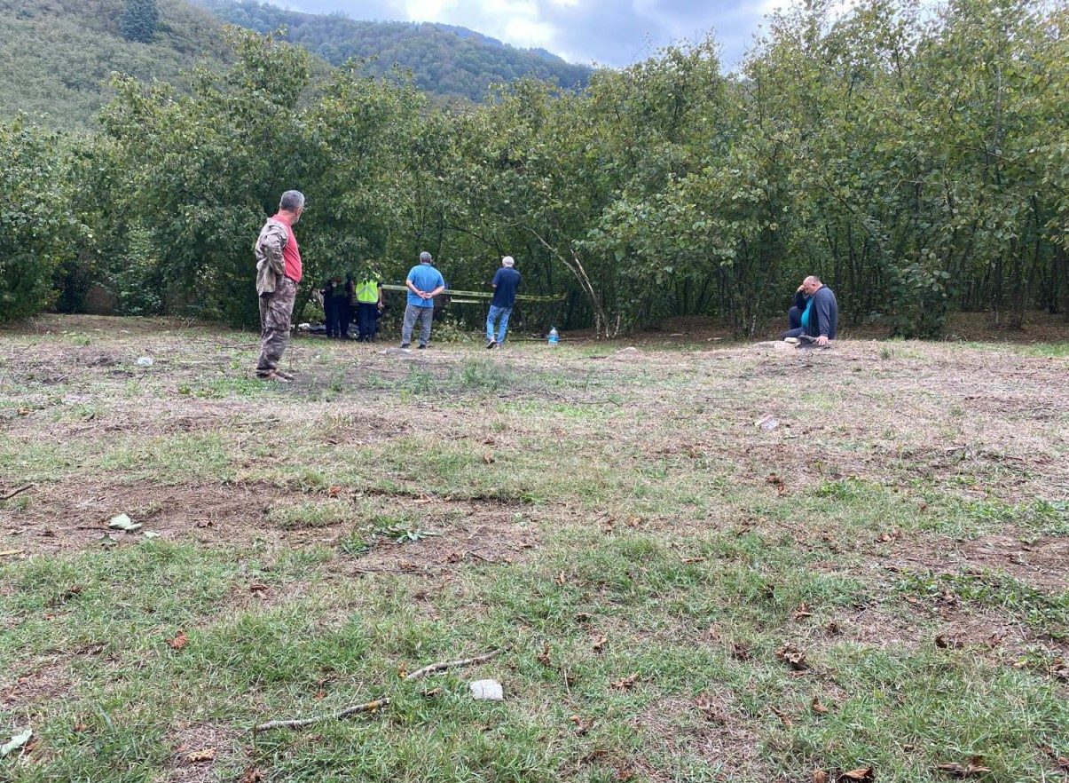 Sakarya’nın Karasu ilçesinde kontrolünü kaybettiği traktörün devrilmesi neticesinde altında kalan