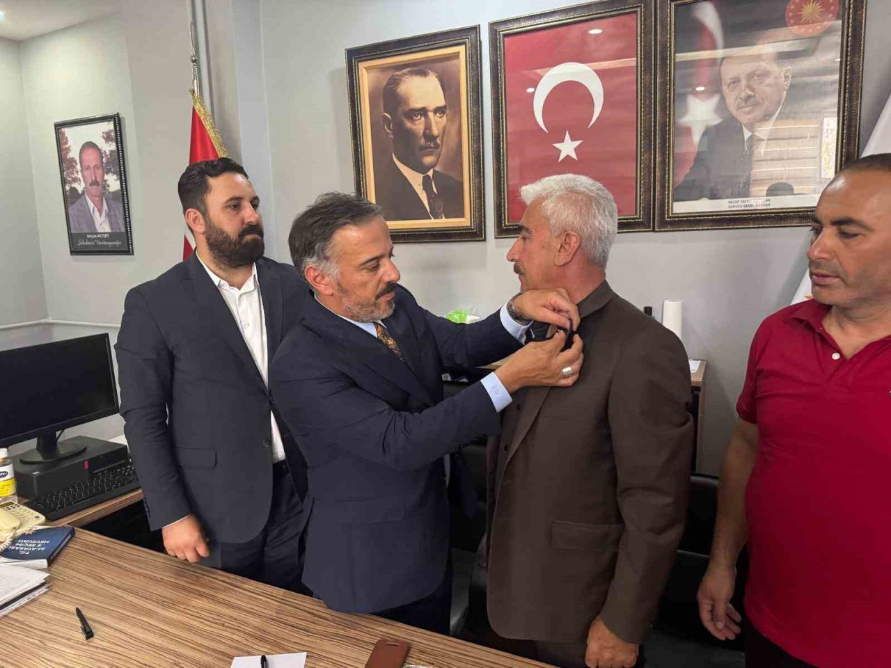 Diyarbakır’ın İYİ Parti Eğil ilçe başkanı ve yönetimi, istifa ederek